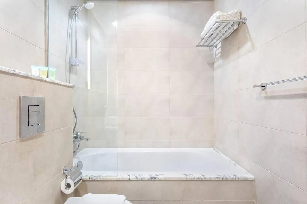 Paramount Midtown 1Br With City View Dubai Apartment