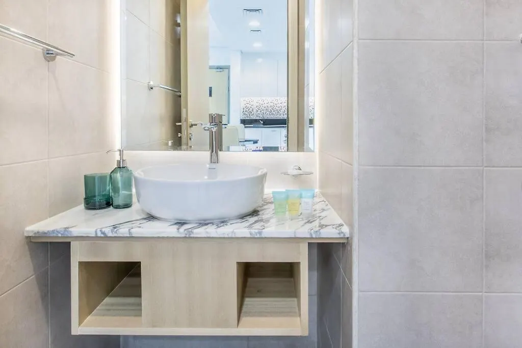 Paramount Midtown 1Br With City View Dubai